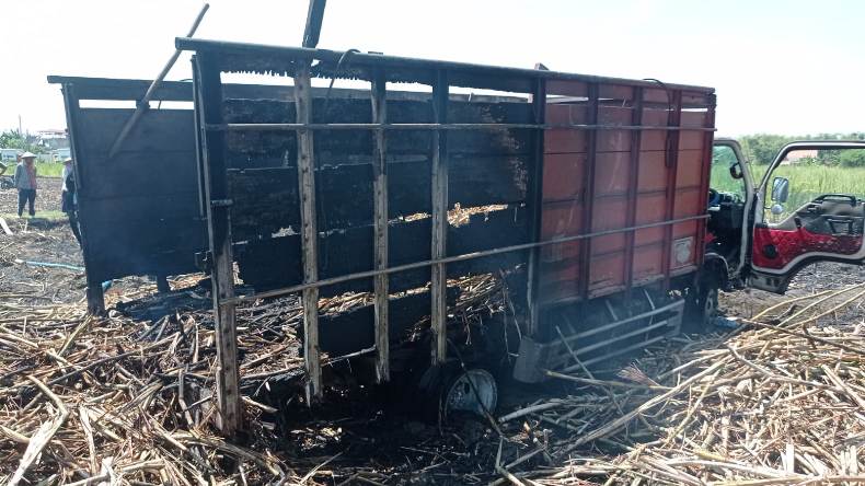 Panen Tebu di Rembang Gempar, Truk Pengangkut Mendadak Terbakar