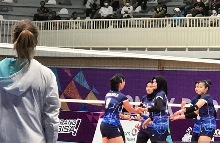  Adu Cantik Atlet Jateng dan Jabar di Final Voli PON XX Papua, Ada Putri Solo