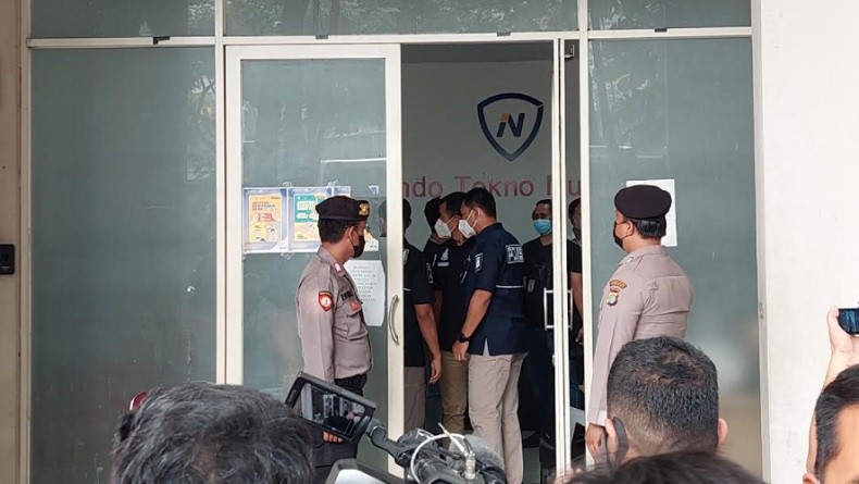 Polisi Gerebek Perusahaan Pinjol di Tangerang, Manajer Utama Turut Diamankan