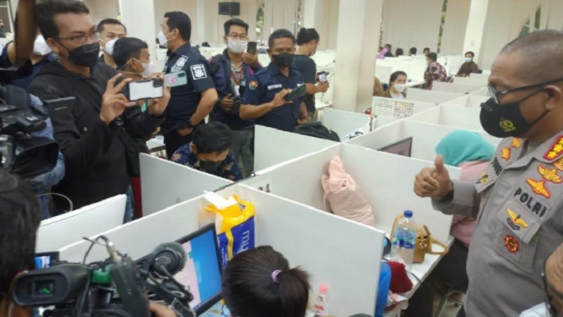 Pemilik Pinjol di Cengkareng Diduga WNA, Polisi Temukan Bukti Percakapan Bahasa Asing