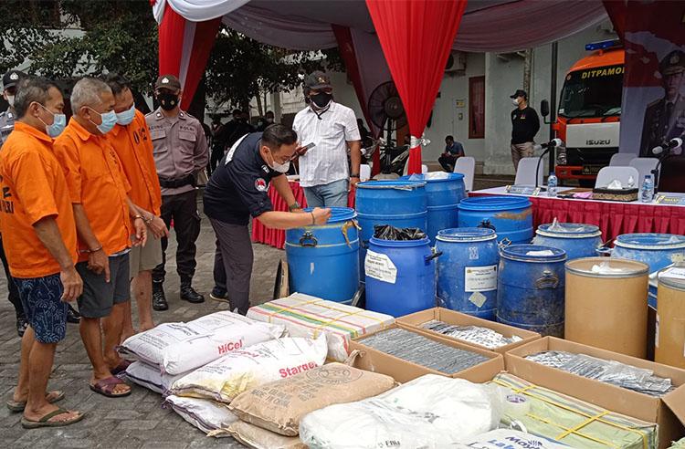   Mabes Polri Musnahkan Jutaan Pil Koplo Sitaan Pabrik di Bantul dan Sleman