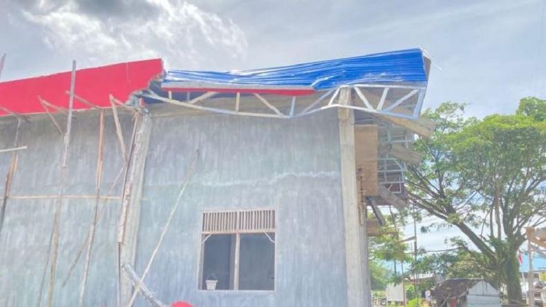Baru Selesai Dibangun, Kanopi Pos Damkar di Aceh Jaya Ambruk