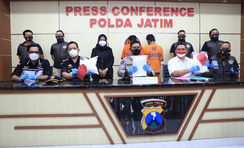 Polda Jatim Gagalkan Penyelundupan 6 Kg Sabu Jaringan Madura, 2 Kurir Ditangkap