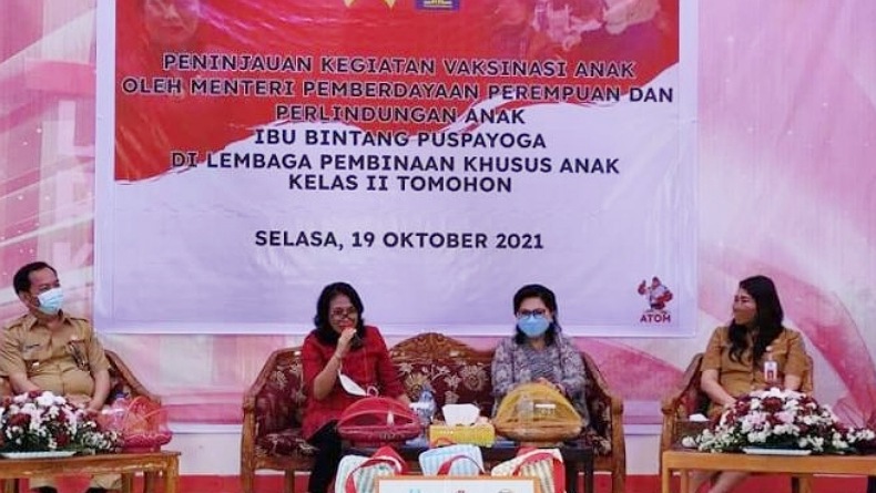 Menteri PPPA Kunjungi LPKA Kelas II Tomohon, Saksikan Pembuatan Minyak Goreng