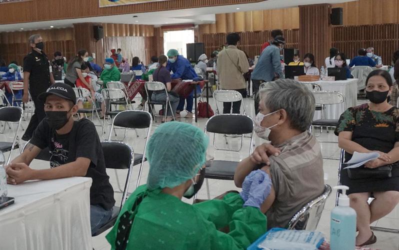 Serbuan Vaksinasi Kodam IV/Diponegoro dan UKSW Sasar Pelajar dan Masyarakat 