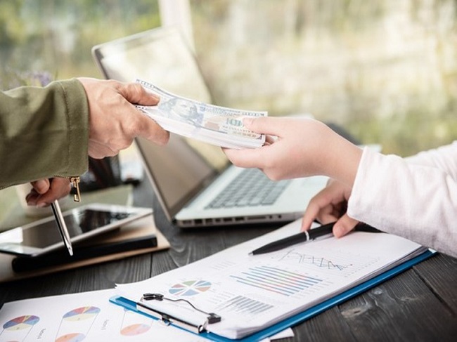Teman Hobi Berutang? Ajak Dia Ikut Program Referral MotionBanking, Ini Caranya