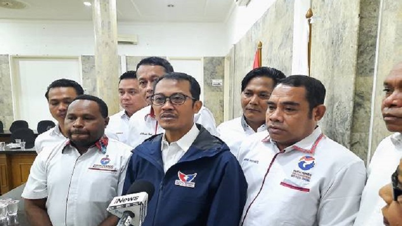 Serahkan SK DPW Papua Barat, Sekjen Perindo Yakin 2024 Akan Jadi Karya Politik Fantastis