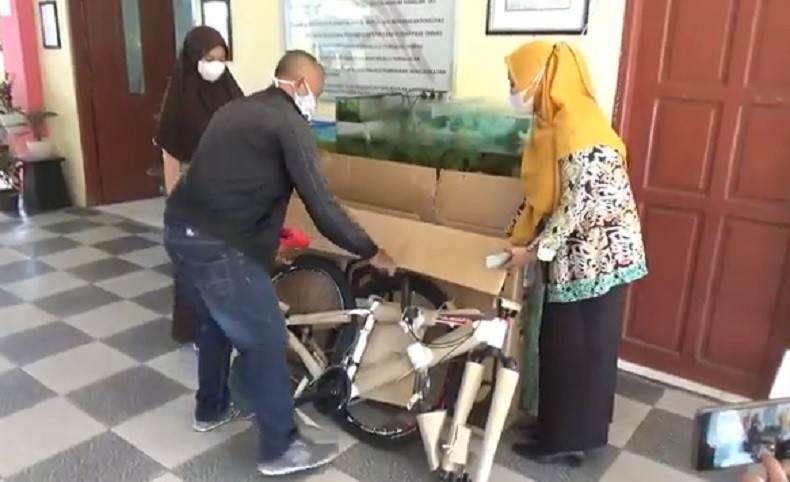 Baca Puisi di Depan Jokowi, Siswi Tarakan Ini Tak Menyangka Dapat Sepeda