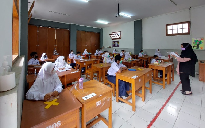 Pelajar Kota Cimahi yang Belum Divaksin Dilarang Ikut PTM di Sekolah