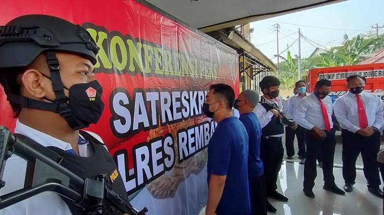 Polres Rembang Bongkar Kasus Kepemilikan Senpi Rakitan, 2 Orang Ditangkap 