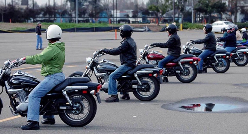 Cara Mengendarai Motor Kopling bagi Pemula, Ikuti 7 Langkah Ini agar Cepat Bisa