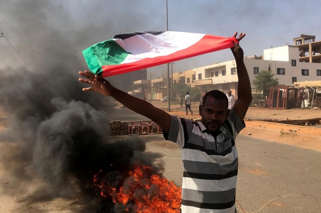 Tentara dan Warga Sipil Bentrok dalam Kudeta Sudan, 7 Orang Tewas 140 Luka-Luka
