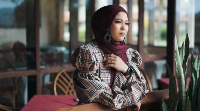 Chord Gitar dan Lirik lagu Seharusnya Aku by Elsa Pitaloka