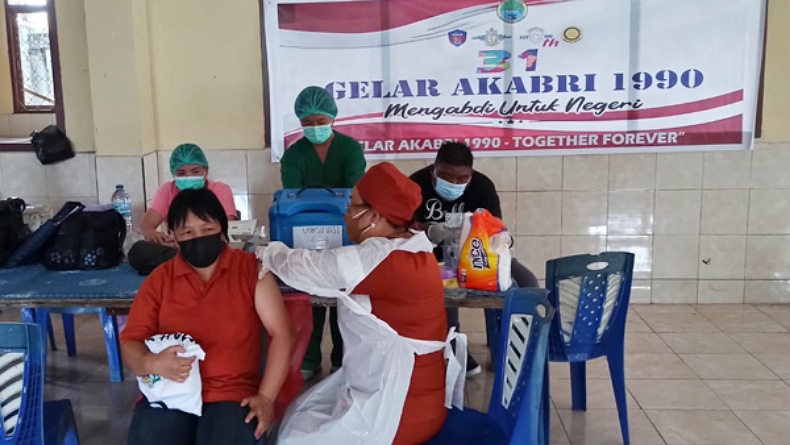 Alumni Akabri 1990 Gelar Vaksinasi Massal di Tomohon