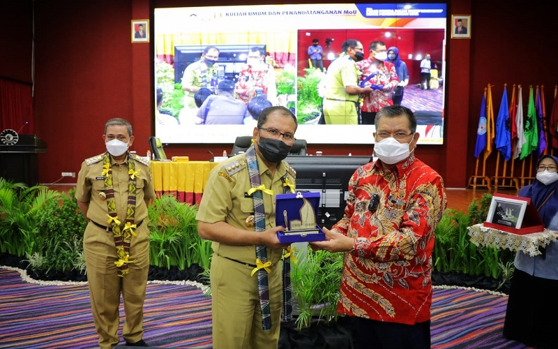 Beri Kuliah Umum, Wali Kota Makassar Bakar Semangat Mahasiswa UNM