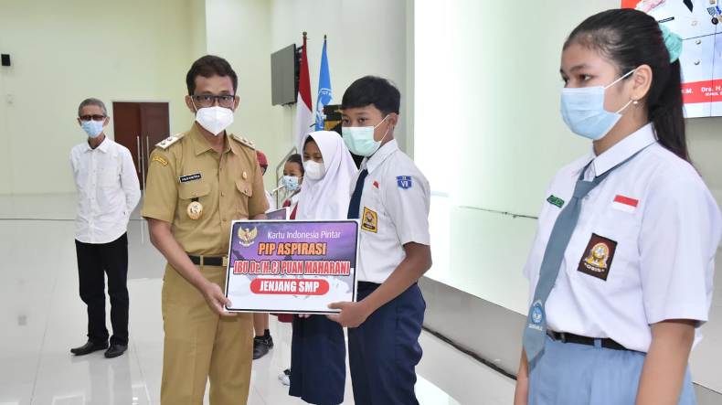 1.563 Siswa di Sukoharjo Terima Bantuan Program Indonesia Pintar, Ini Manfaatnya 