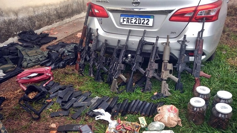 Polisi Terlibat Baku Tembak dengan Perampok, 25 Orang Tewas