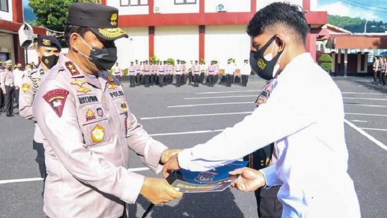 Berdedikasi Dukung Program Vaksinasi, 49 Anggota Polda Malut Diberi Penghargaan