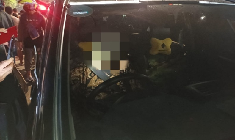 Pria Ditemukan Tewas dalam Mobil di Jatinegara, Mesin Masih Menyala