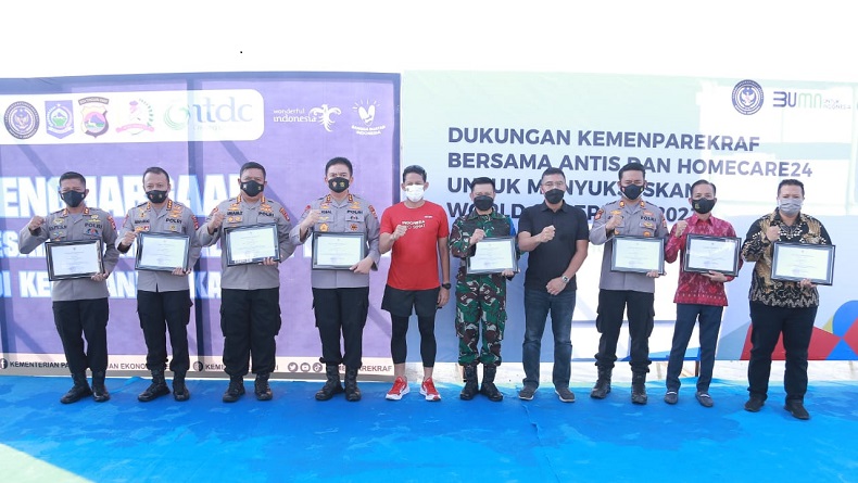 Bebaskan Lahan dengan Damai di Sirkuit Mandalika, Kapolda dan Danrem Terima Penghargaan