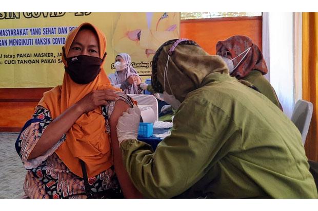   Dapat Undian Kulkas hingga Sepeda, Peserta Vaksin di Ponjong Membeludak