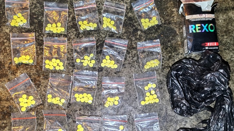 Polisi Tangkap 2 Ibu Rumah Tangga Pemilik Ribuan Pil Zenith