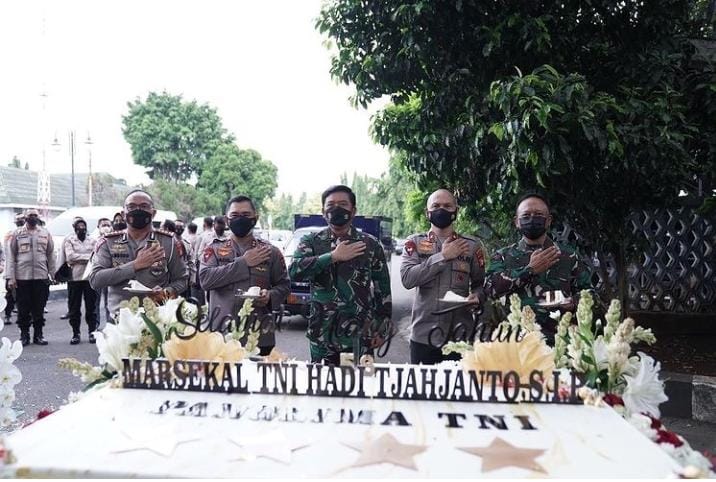 Puisi Kapolda Metro Jaya untuk Panglima TNI Bikin Sedih, Judulnya Pergi untuk Kembali