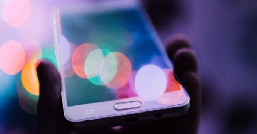 Tips Lindungi Smartphone Anda Selama Musim Hujan