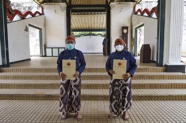 Bupati-Wabup Bantul Diwisuda Jadi Abdi Dalem Keraton Yogyakarta