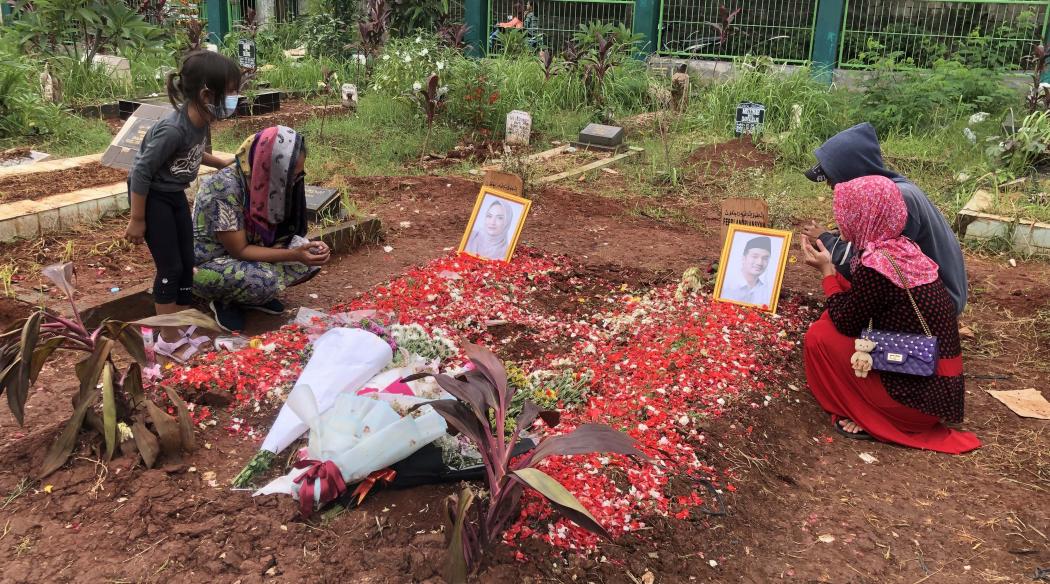 Sempat Rusak hingga Ditutup, Makam Vanessa Angel Kembali Dibuka untuk Peziarah