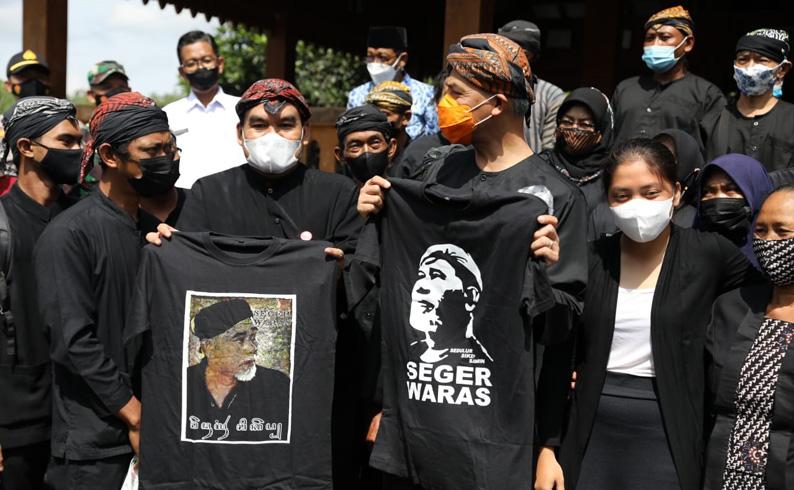 Begini Momen Pertemuan Ganjar dengan Sedulur Sikep Samin di Hutan Gersang
