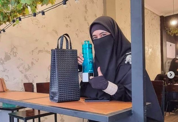 Deretan Artis Jadi Ustaz dan Ustazah, Nomor 4 Bintang Sinetron Era 1990-an
