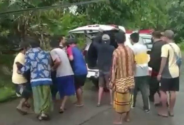 2 Pemotor di Bojonegoro Tewas Tertimpa Pohon Tumbang, Lalu Lintas Macet