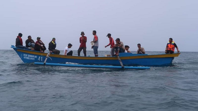 Nelayan di Pulau Simeulue Nekat Menyelam Pakai Kompresor
