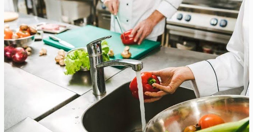 Jaga Higienitas Makanan Bantu Terhindar dari Demam Tifoid 