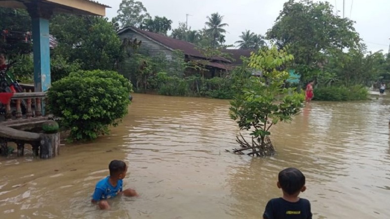 Sungai Batang Serangan Meluap, Ratusan Rumah di 2 Kecamatan Langkat Terendam Banjir