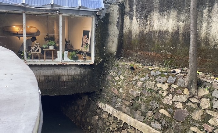 Pemkot Jaksel Segera Bereskan Rumah Berdiri di Atas Saluran Air di Kebayotan Lama