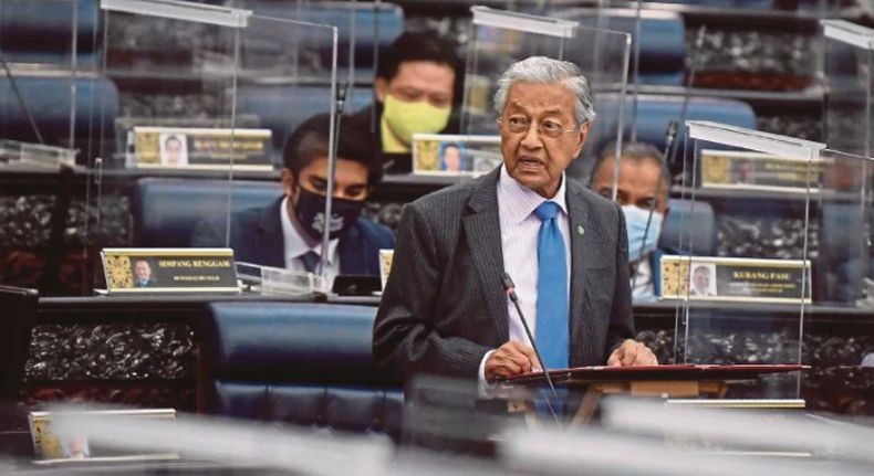Sidang Parlemen Malaysia Panas, Mahathir Pertanyakan Dana Rp340 Miliar untuk Najib Razak