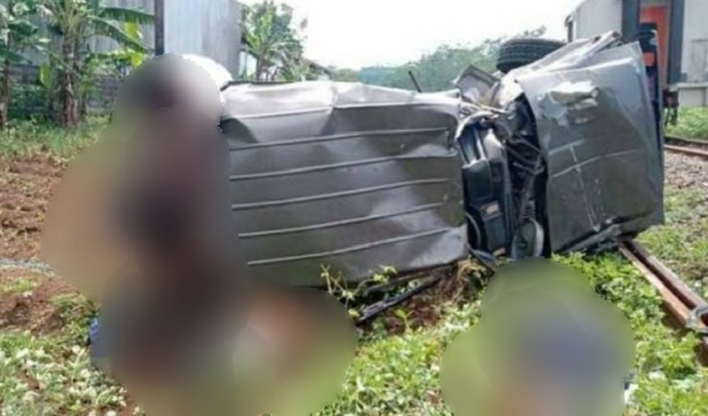Ngeri, 4 Orang Sekeluarga Tewas Ditabrak KA Tawangalun di Pasuruan 