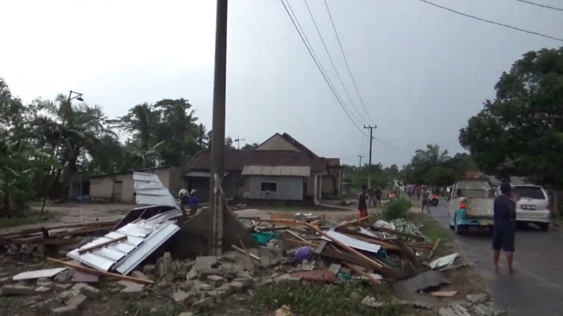 90 Rumah di Lampung Tengah Rusak Diterjang Angin Puting Beliung