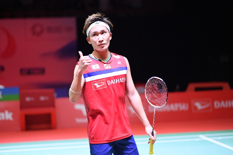 Hasil Indonesia Masters 2021: Kento Momota Juara usai Hajar Anders Antonsen 2 Set Langsung