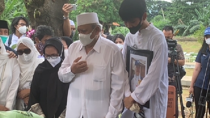 Penuh Haru! Pemakaman Legenda Bulu Tangkis Verawaty Fajrin Dihadiri Rekan Seperjuangan 