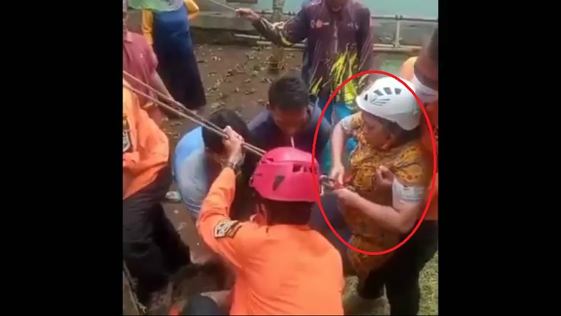 Emak-emak Paruh Baya Tercebur ke Sumur di Ciamis, Evakuasi Dramatis