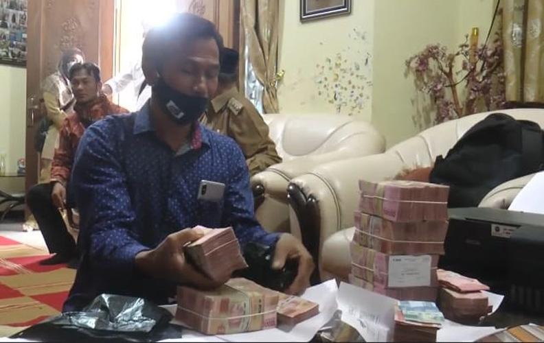 Borong Tembakau Rp20 Miliar dari Petani, Juragan Ini Untung Banyak setelah Dijual ke Pabrik