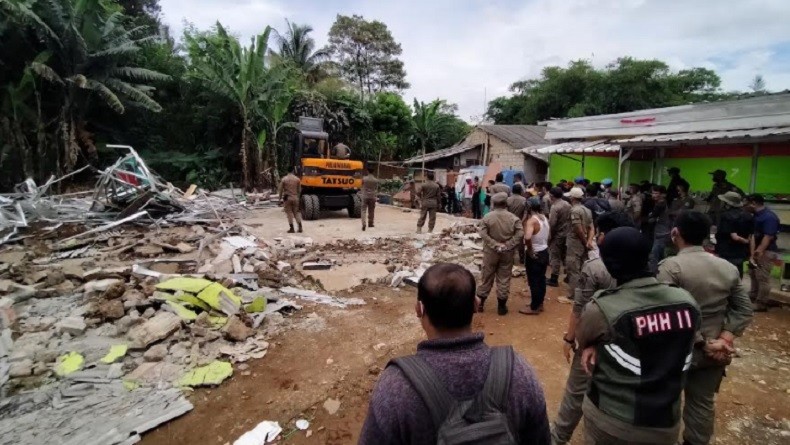 Pembongkaran Tempat Hiburan Malam di Kemang Bogor Diwarnai Adu Mulut
