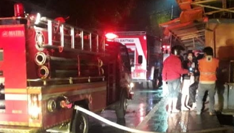 Pasar Bukittinggi Terbakar Lagi, Sejumlah Kios Hangus Dilalap Api