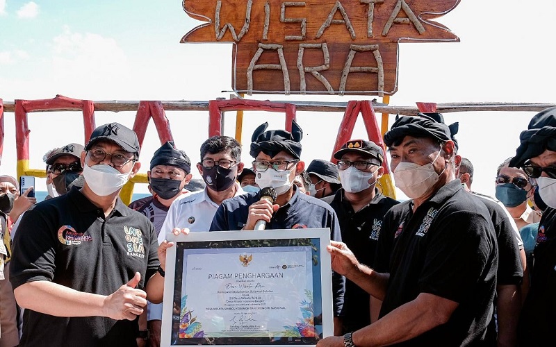 Menparekraf Sandiaga Uno Dorong Desa Ara Bulukumba Sulsel Hadirkan Wisata Phinisi
