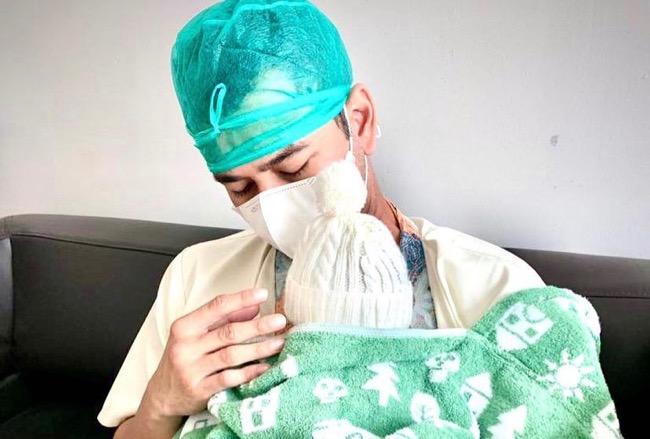 Nagita Slavina Melahirkan Bayi Laki-laki, Raffi Ahmad Ungkap Inisial Namanya