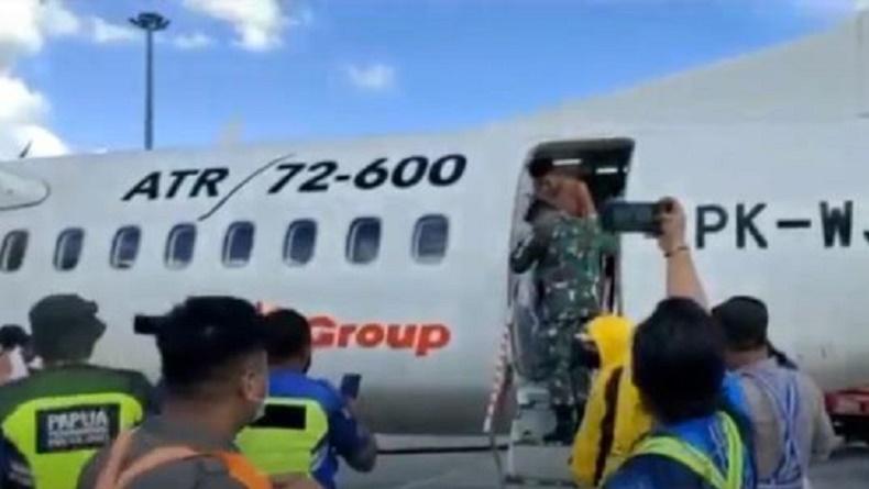 Pratu Rahmat Hakim yang Tertembak KKB Dievakuasi ke Jayapura, Kapendam: Mohon Doanya