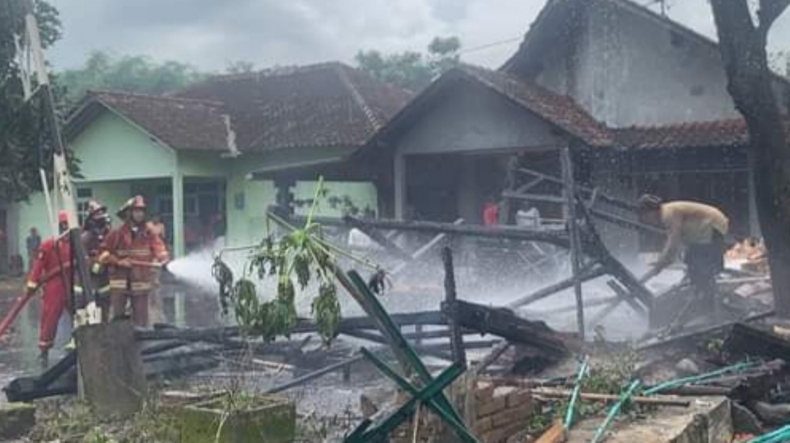 Sebuah Gudang di Magelang Terbakar, 1 Sepeda Motor Ikut Hangus